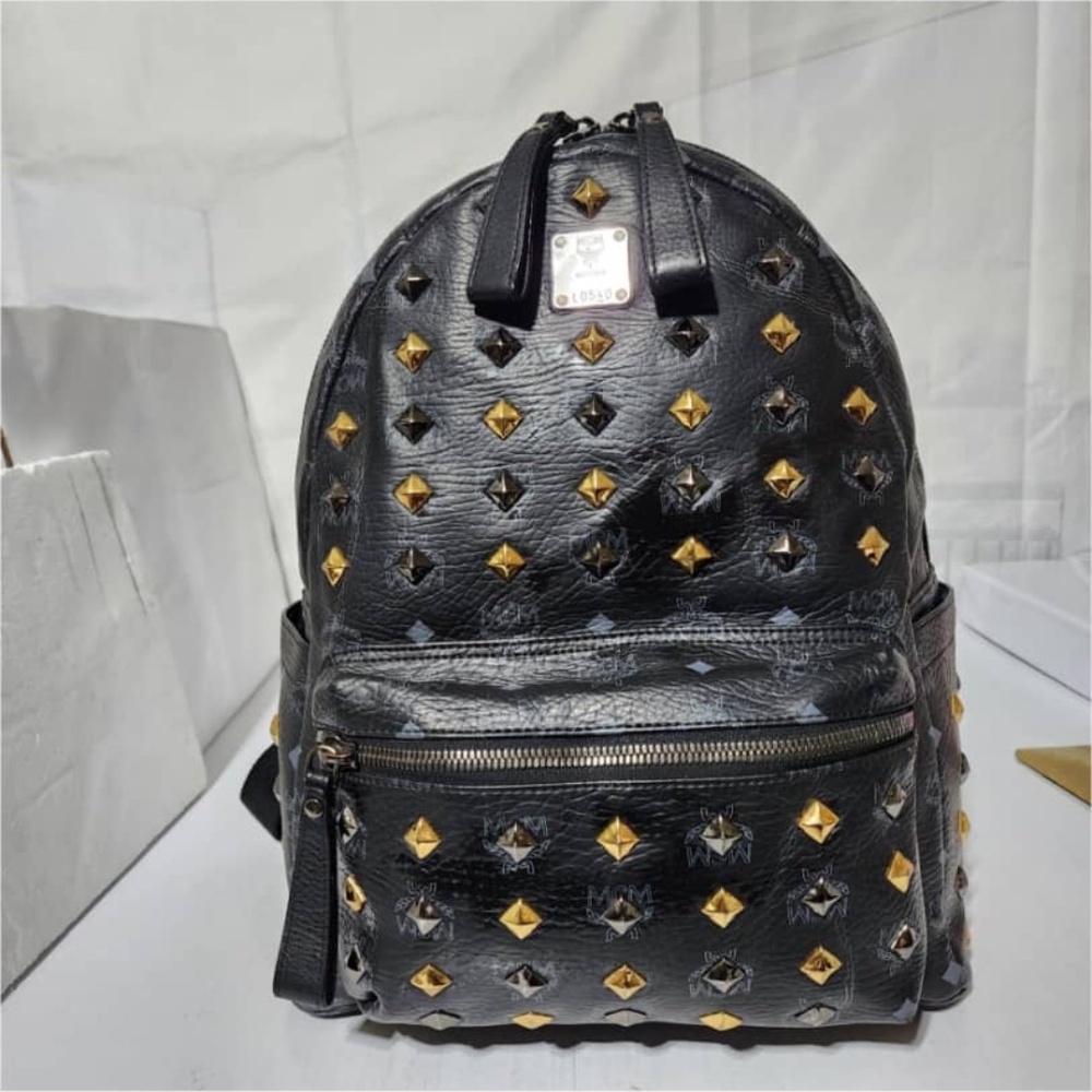 Authentic MCM Visetos Stark Leather Backpack Black/Gold
